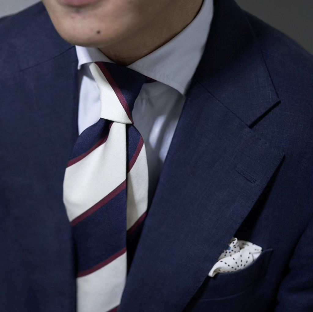 photo d'une cravate à rayures club Vanda Fine Clothing